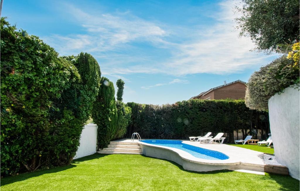 Amazing home in Alella with 5 Bedrooms, WiFi and Outdoor swimming pool photo