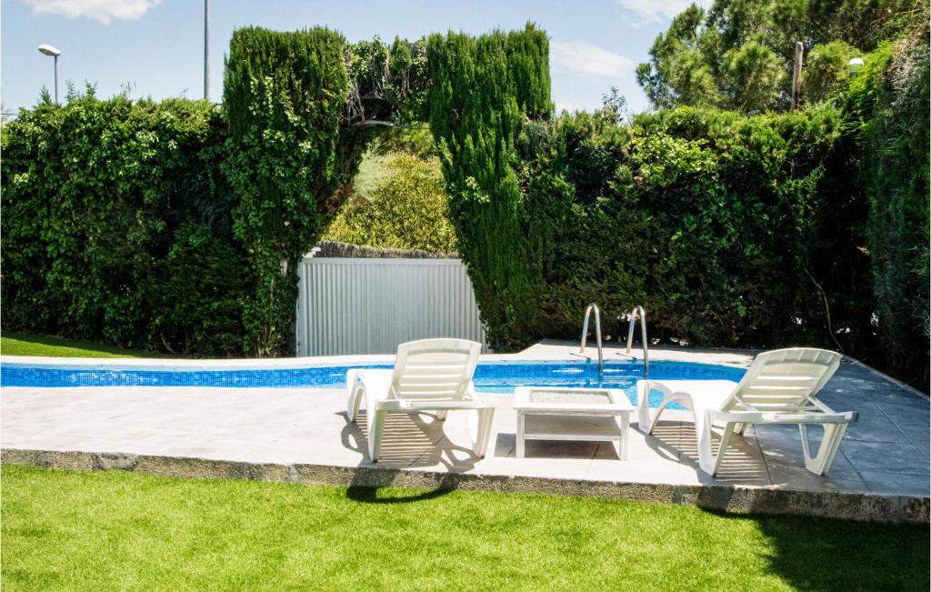 Amazing home in Alella with 5 Bedrooms, WiFi and Outdoor swimming pool photo