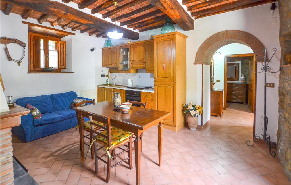 2 Bedroom Amazing Apartment In Cortona - 3