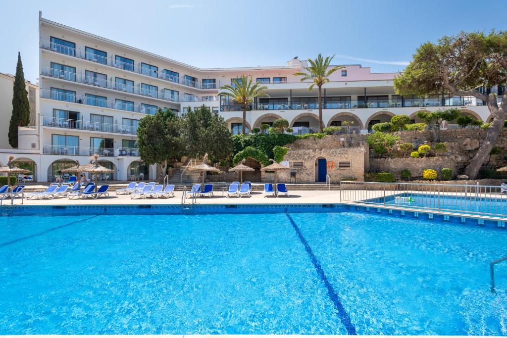 Hotel Casablanca — Swimming pool in Santa Ponca, Balearic Islands
