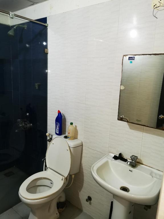 AIRPORT INN photo