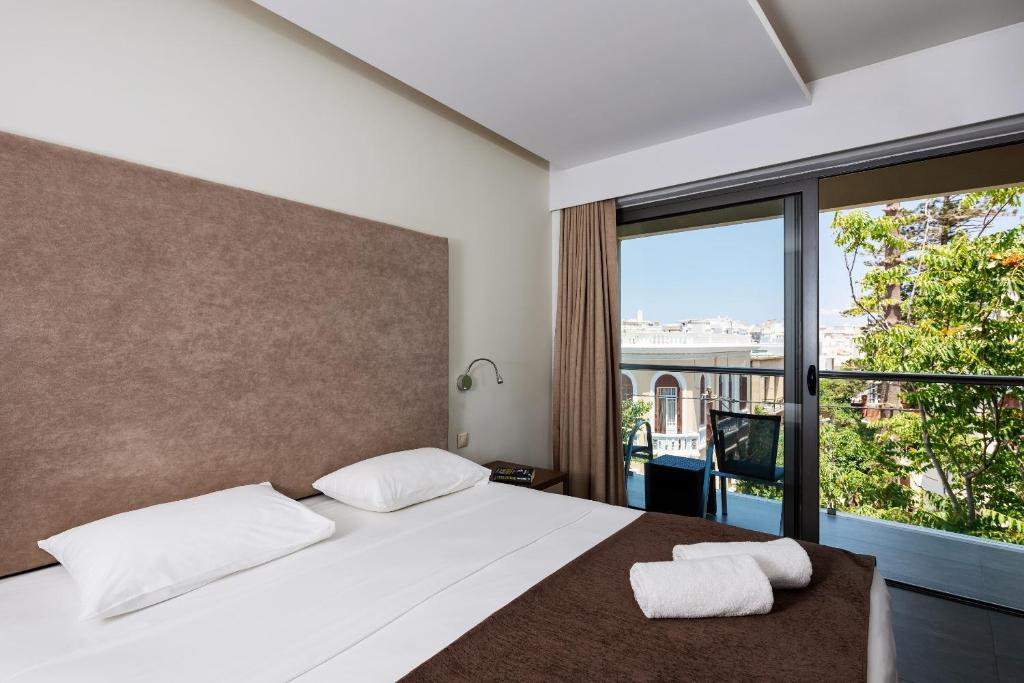 Oktober Downtown Boutique Hotel photo