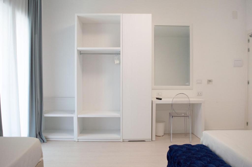 Elegance Triple Room Dependence 