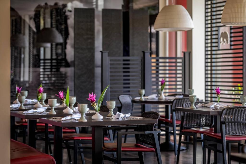 Hotel Dining