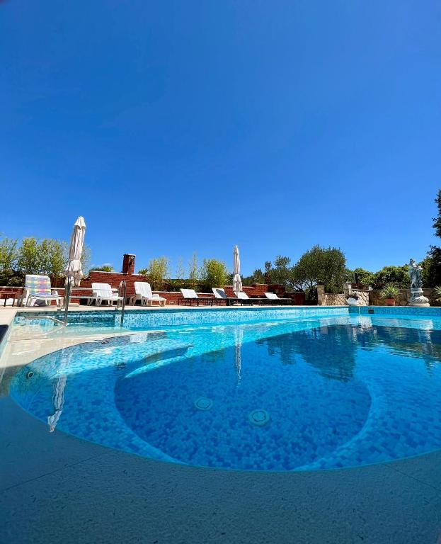 Apartment with swimming pool, Jelsa