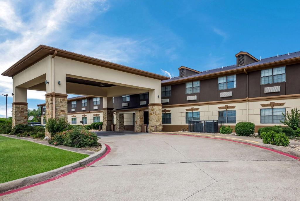 Best Western Temple Inn and Suites photo
