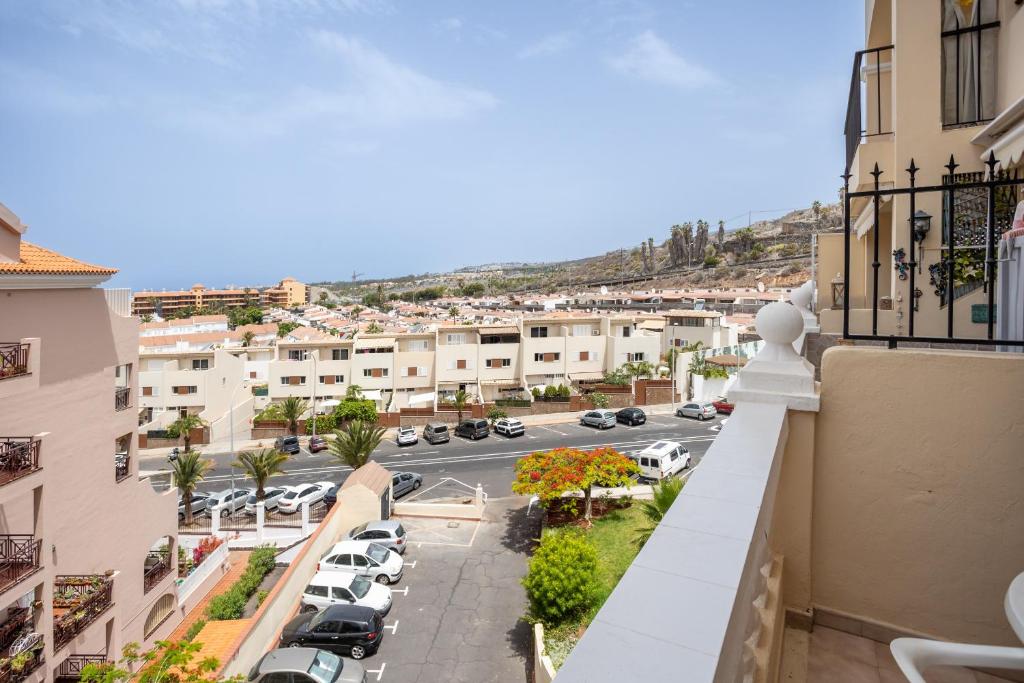 Castle Harbour Phoebe's Flat Los Cristianos by LoveTenerife - 3