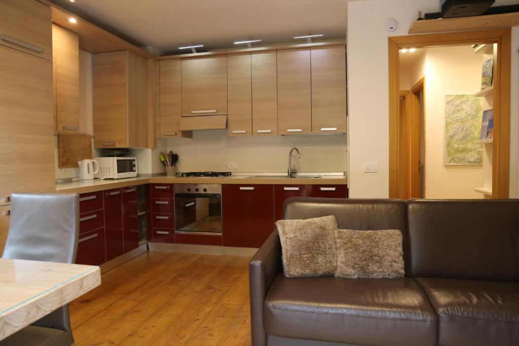 Italian Apartment with Hot Tub - 5