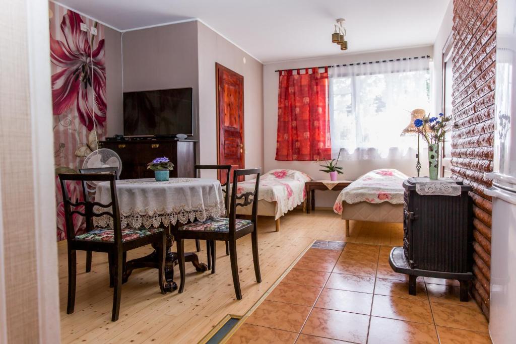 Shared lounge/TV area, Papli 2 Accommodation in Parnu