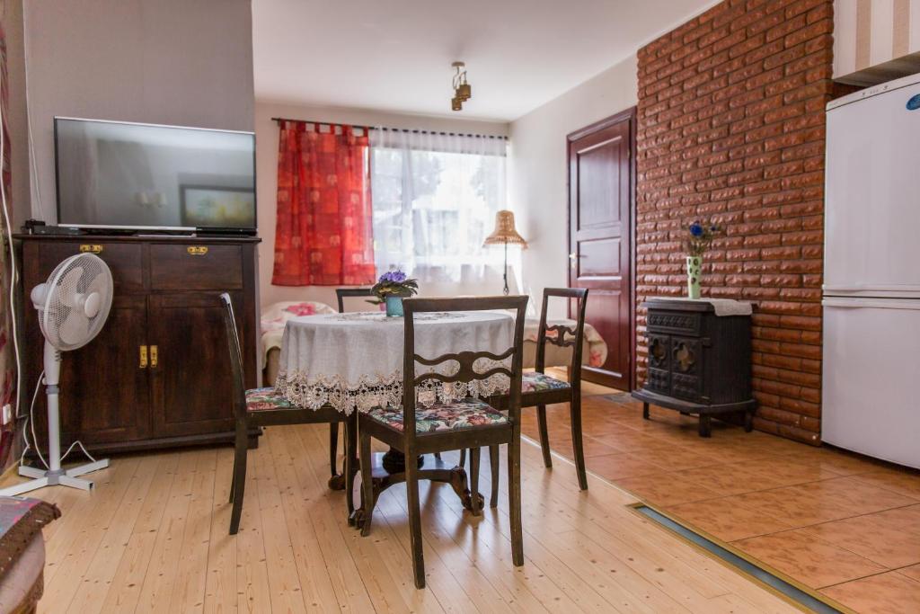 Shared lounge/TV area