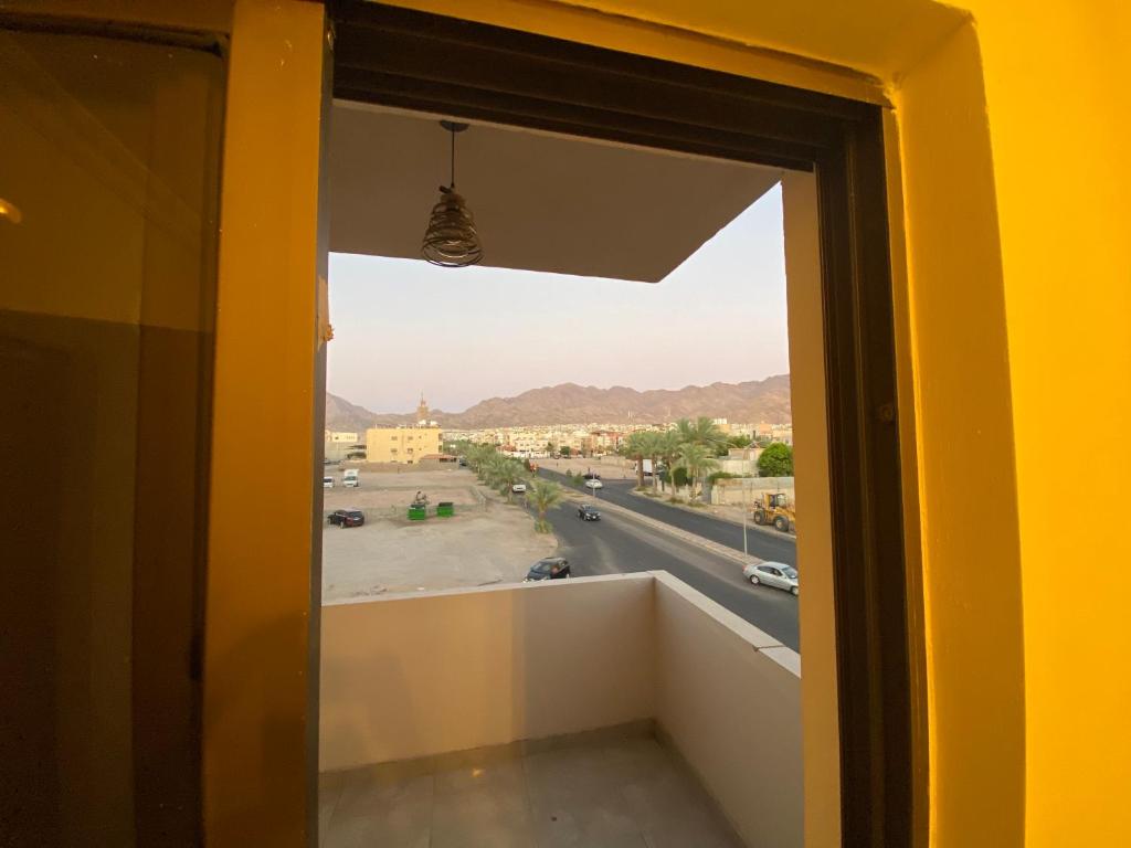 Lovely 3-bedrooms rental unit photo