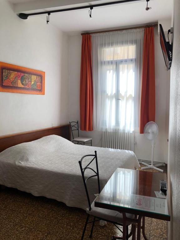 Hotel des Etuves photo