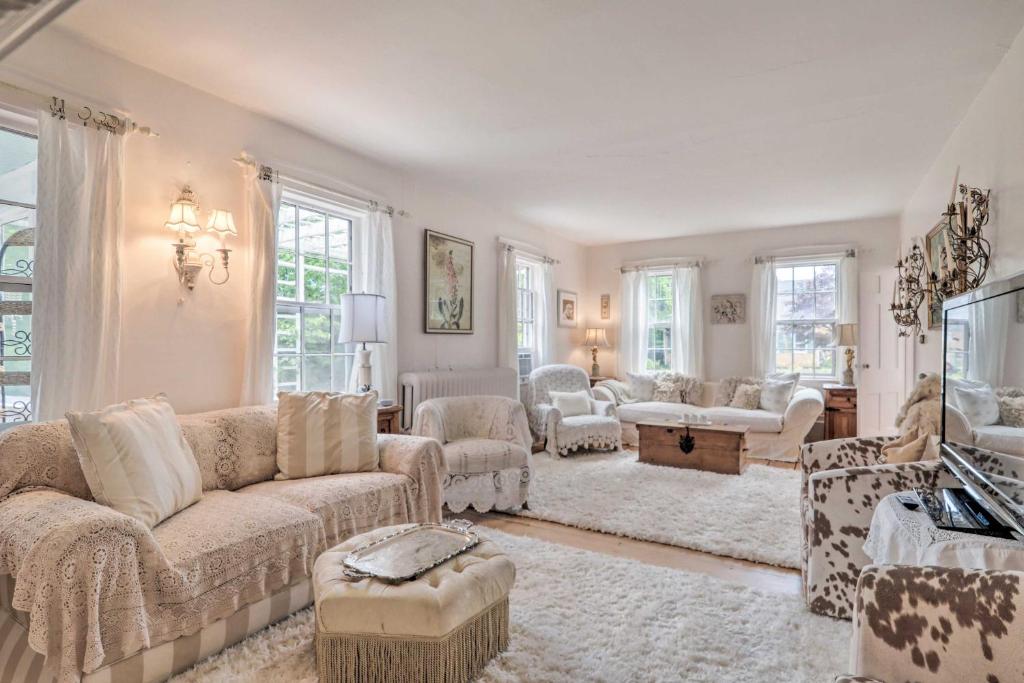 Charming Nineteenth-Century Cape Code Escape, Centerville