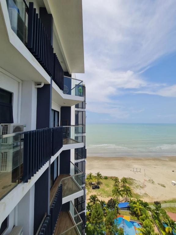 PUTEH Timurbay Beachfront Private Suite Kuantan — Hotel in Kuantan