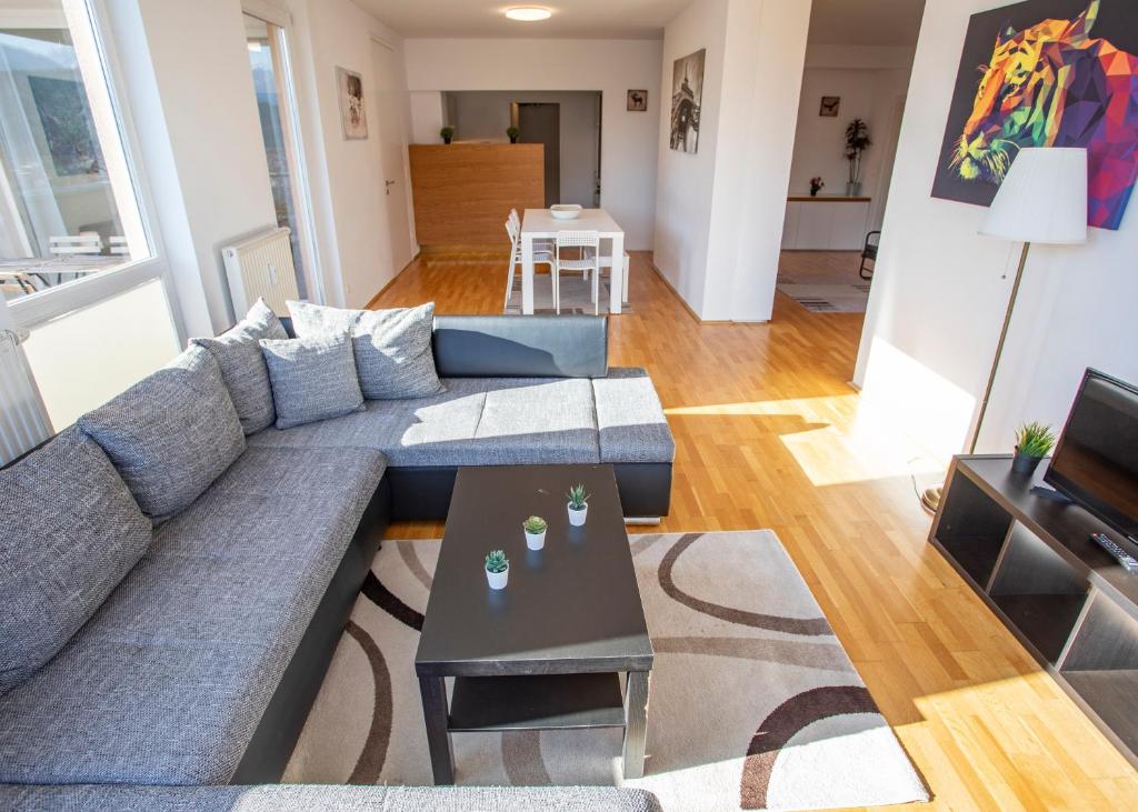 Top of Innsbruck Apartment I free parking - 3