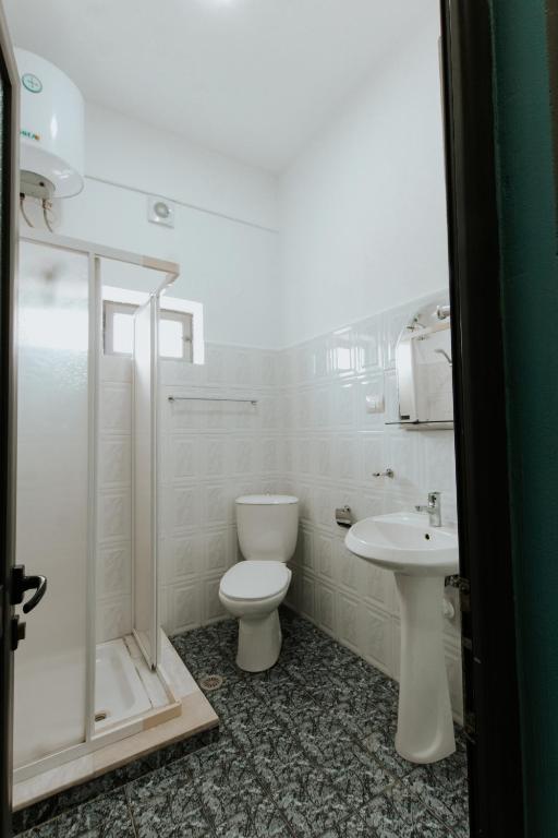 HOTEL LUNXHERIA photo