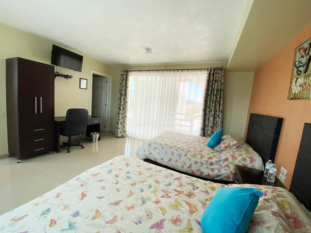 Hotel Lomas Inn photo