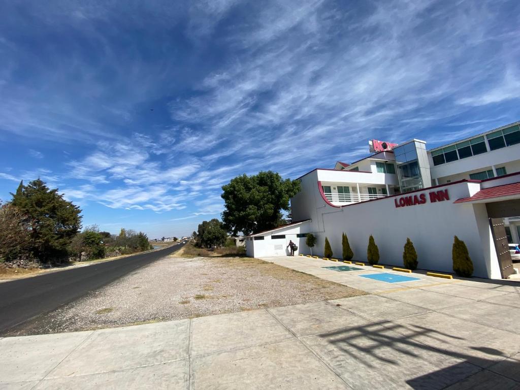 Hotel Lomas Inn photo