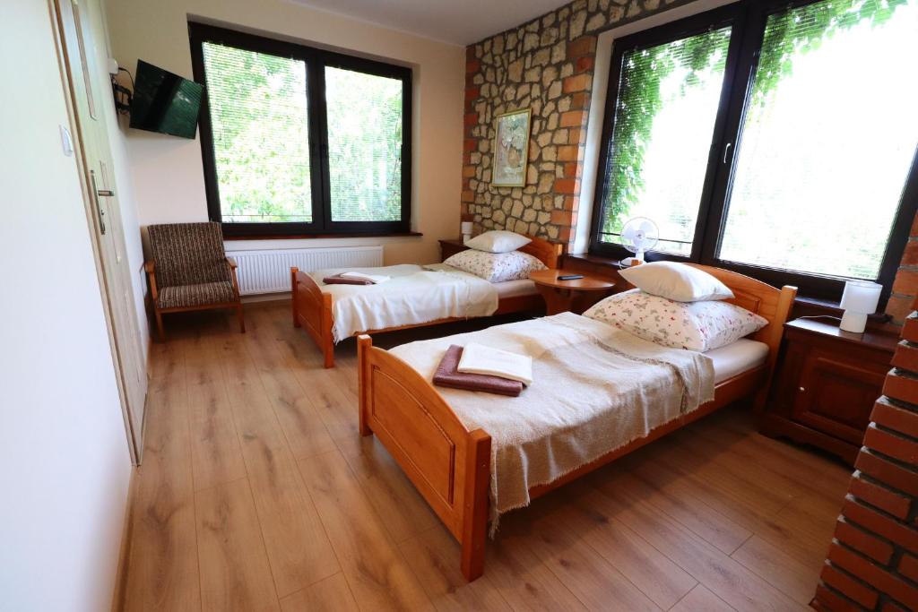 Karczma Pod Jesionem, Brdów