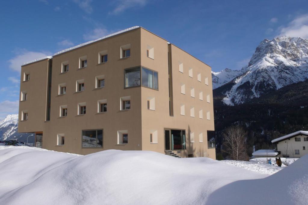 Scuol Youth Hostel - 3