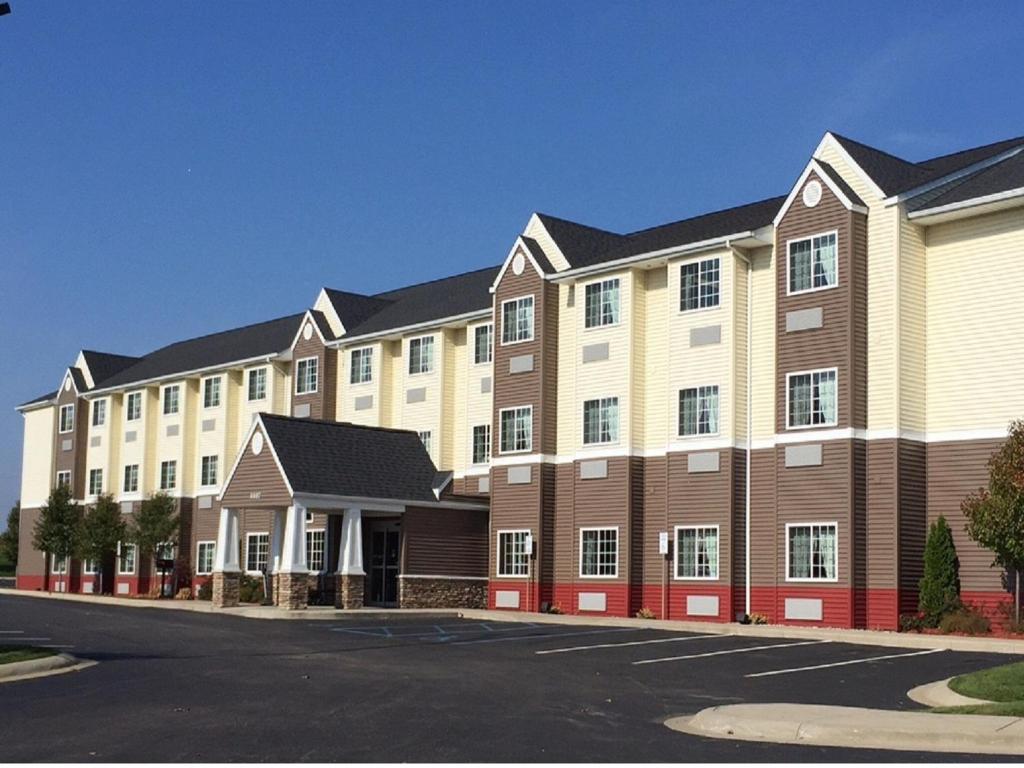 Microtel Inn & Suites By Wyndham Kalamazoo Photo 0