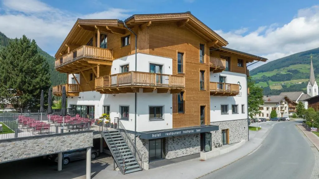 Herz3 Hotel Bar Restaurant Trattoria, hotell sihtkohas Hollersbach im Pinzgau