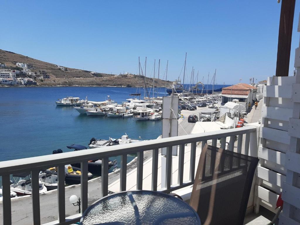 LAREROOMS 2, Mérichas