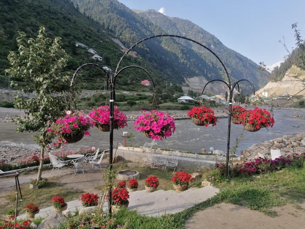 Parhena Cottages Bella Naran  photo