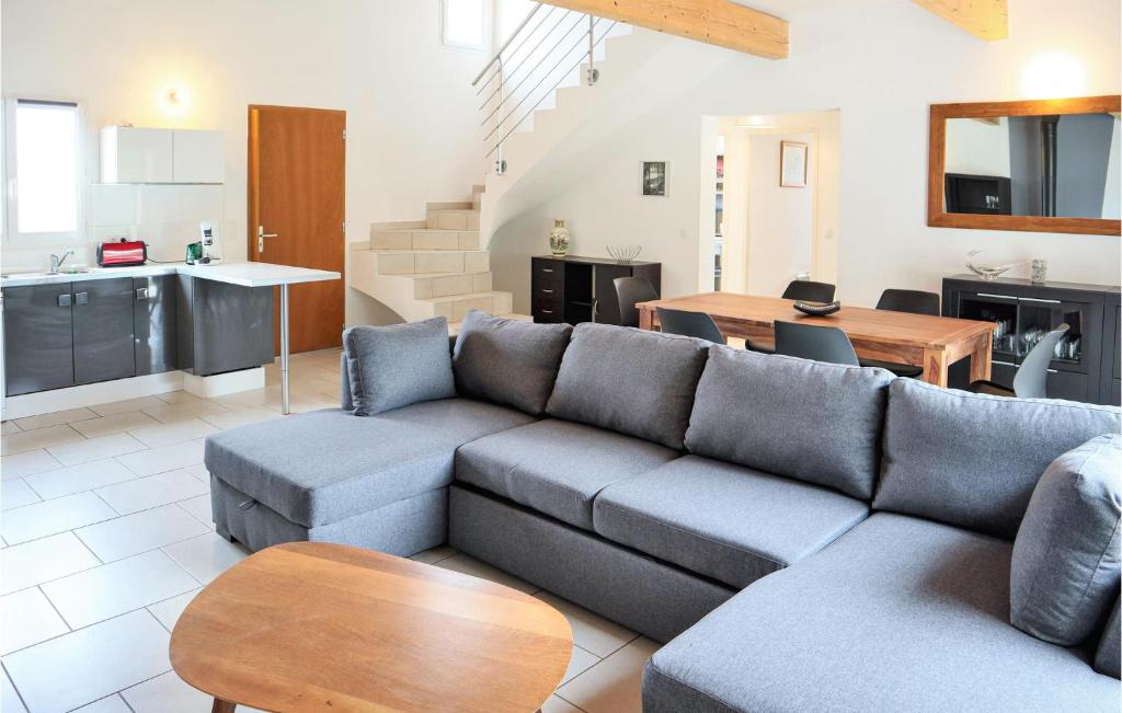 Amazing Home In Nîmes - 3