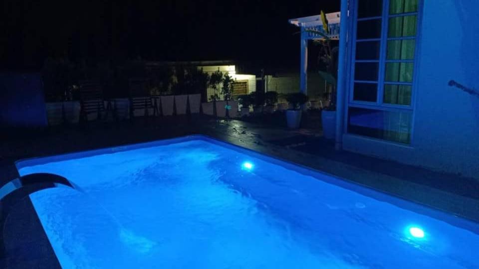 Beit Azzahra Private Pool Villa at Pantai Batu Hitam photo