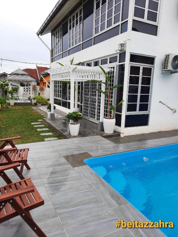 Beit Azzahra Private Pool Villa at Pantai Batu Hitam — Hotel in Kuantan