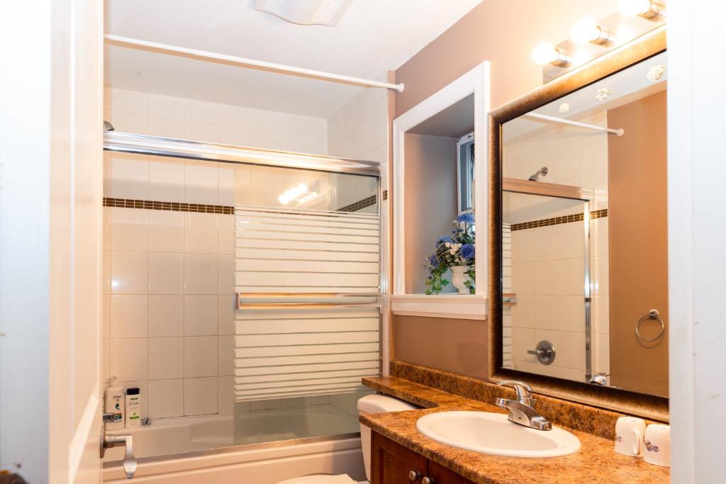 Vancouver Yuelai Guesthouse photo