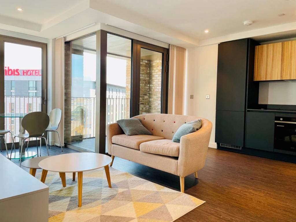 Royal Wharf Apartments — Hotel in London