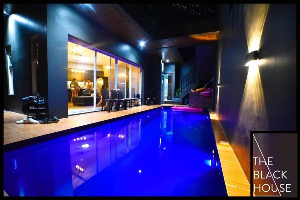 The Black House — Hotel in Cavite