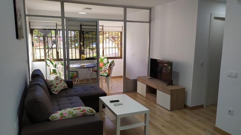 Coqueto apartamento con terraza en la playa - 2