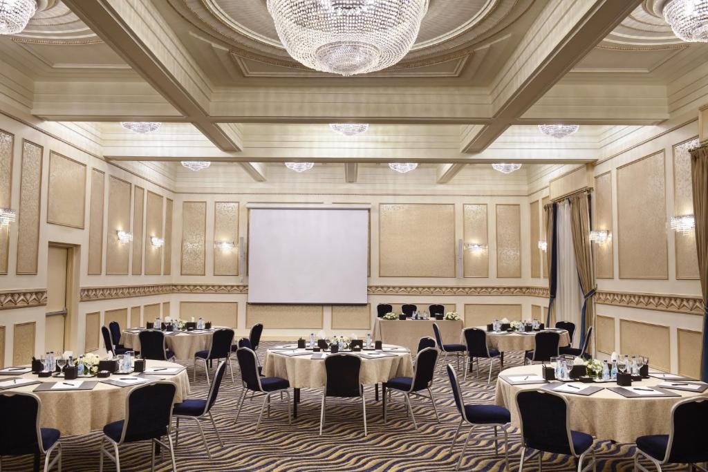 قاعة للمآدب