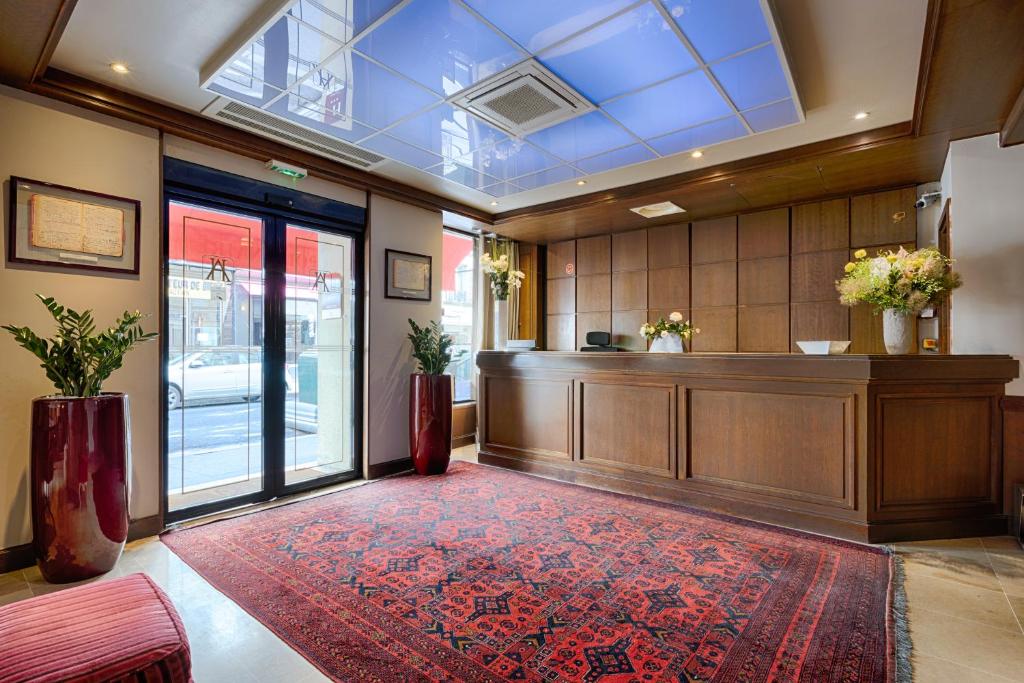 ホテル アポリナーレ (Hotel Apollinaire) フロント・ロビー