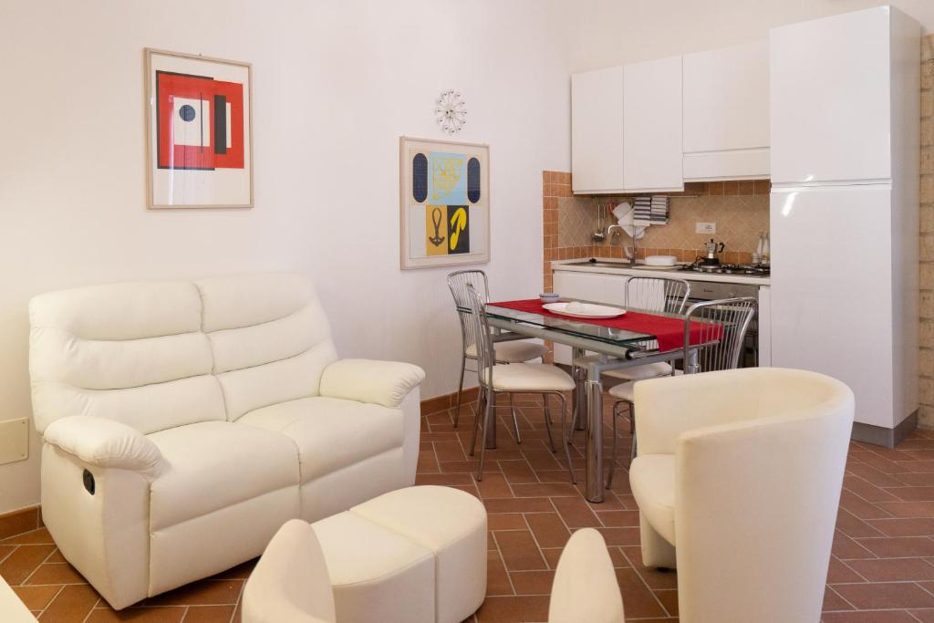 La Piazzetta Historic Center Apartment - 5