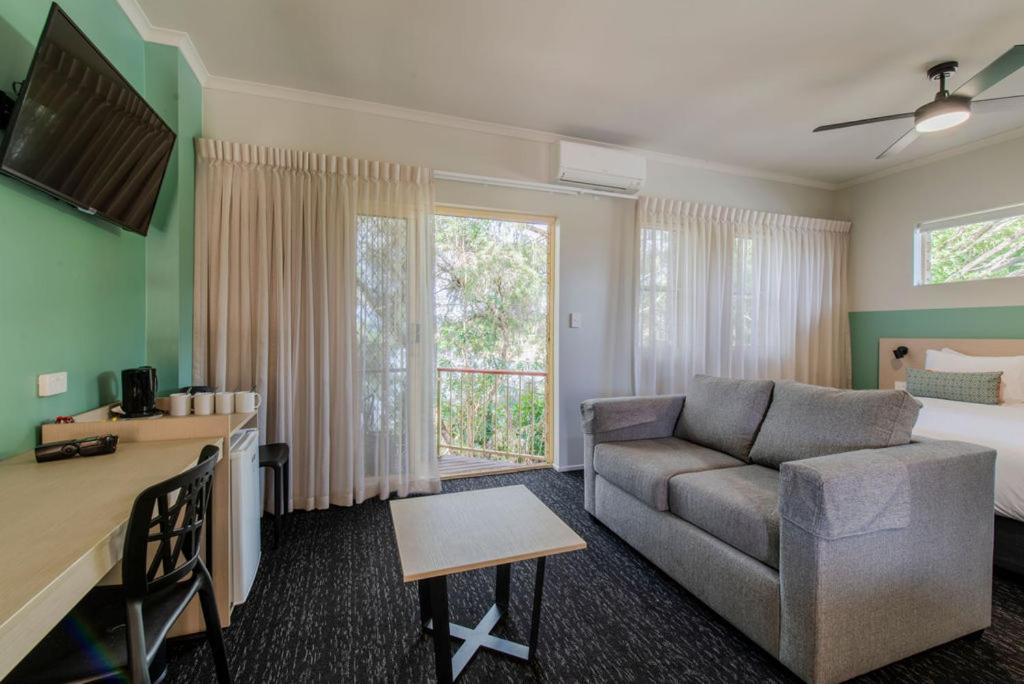 2. 나이트캡 앳 워..