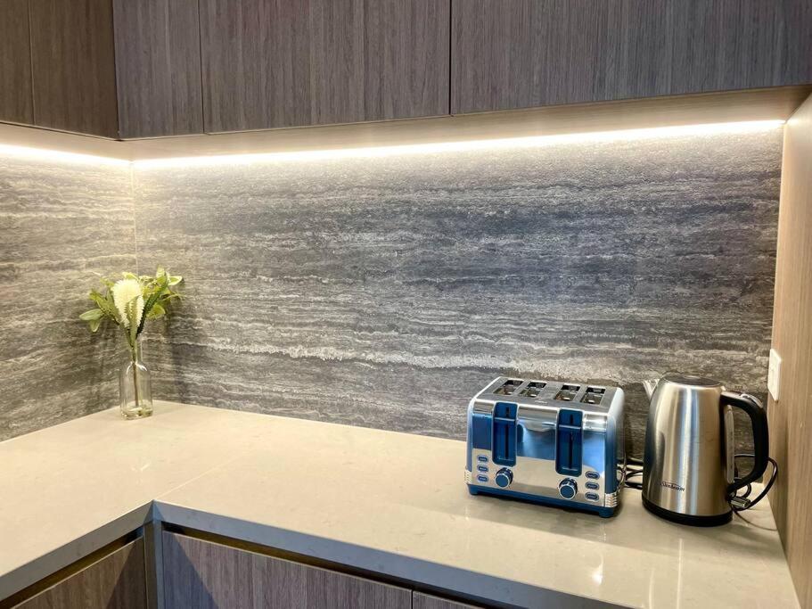 Luxury stunning riverview 1 bedroom apt 479F photo