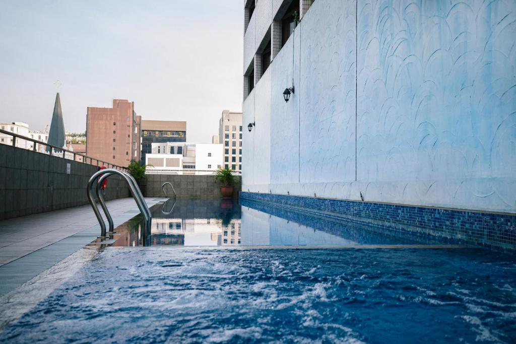 スイミングプール