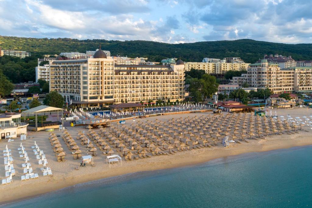 Admiral Hotel - Ultra All Inclusive & Private Beach — Beach in Golden Sands, Varna Region