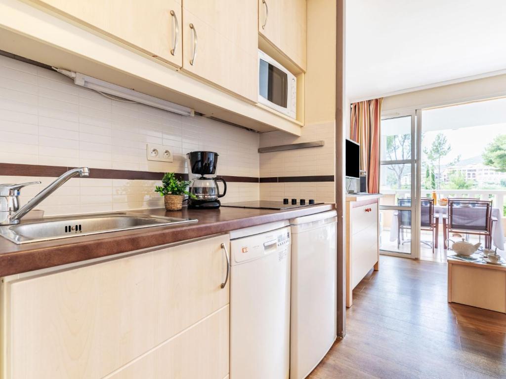 Studio Le Belvédère - R4 125 by Interhome - 5