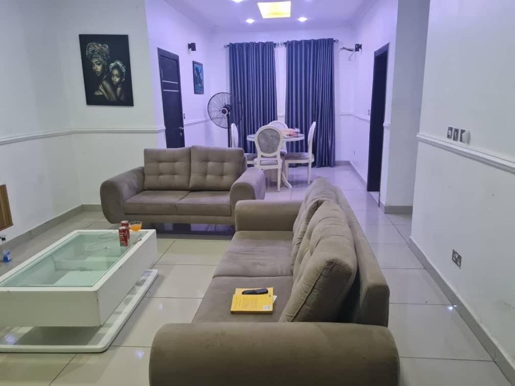 Plistbooking 3 Bedroom Duplex, City View Estate photo