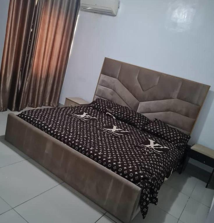Plistbooking 3 Bedroom Duplex, City View Estate photo