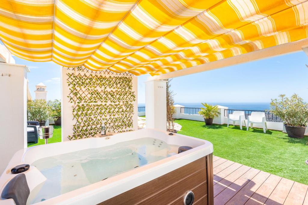 Poseidon Luxury Apartment - 2