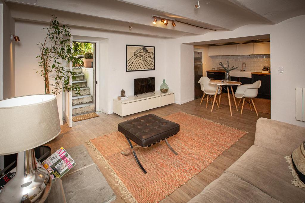 Beautiful converted one bedroom apartment - 5