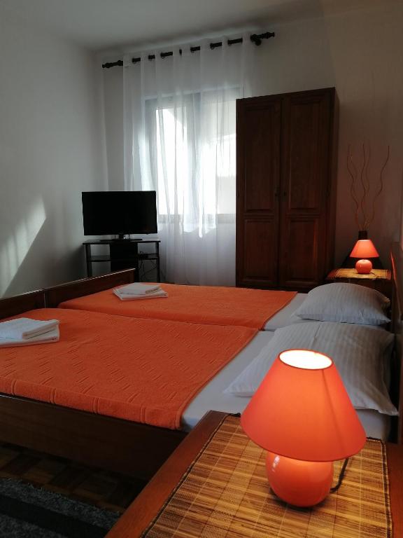 Lovely 2-bedroom apartment in Budva - 1