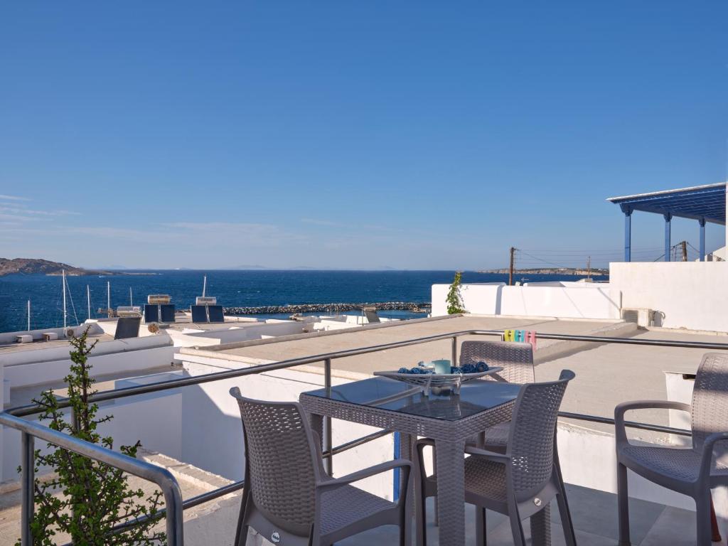 Ormos Naoussa's, Nausa