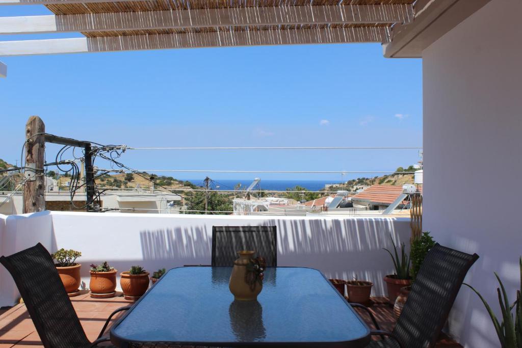 Dimokritos Apartment, Pitsidia